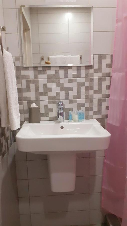 Hotel Lile Tbiliszi Kültér fotó