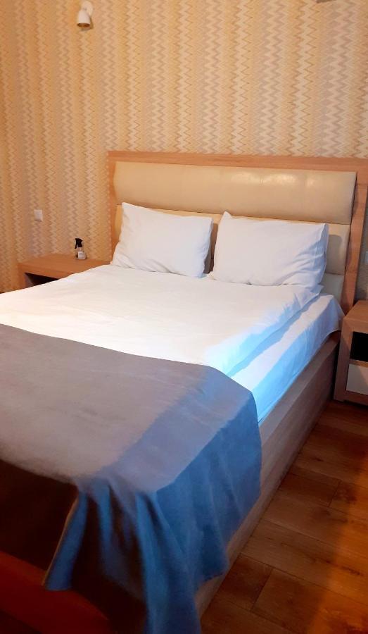 Hotel Lile Tbiliszi Kültér fotó