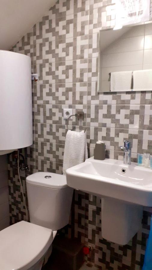 Hotel Lile Tbiliszi Kültér fotó