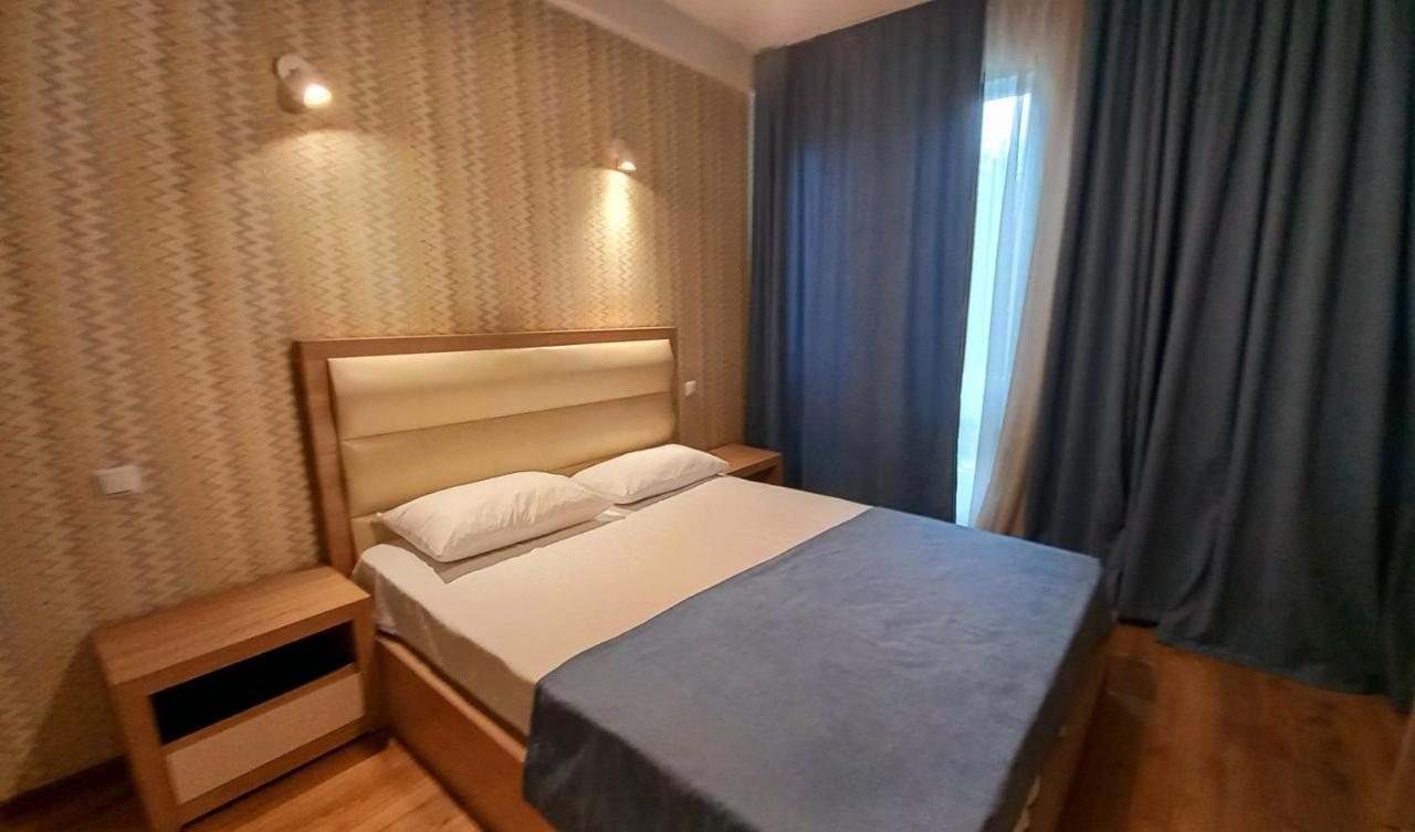 Hotel Lile Tbiliszi Kültér fotó