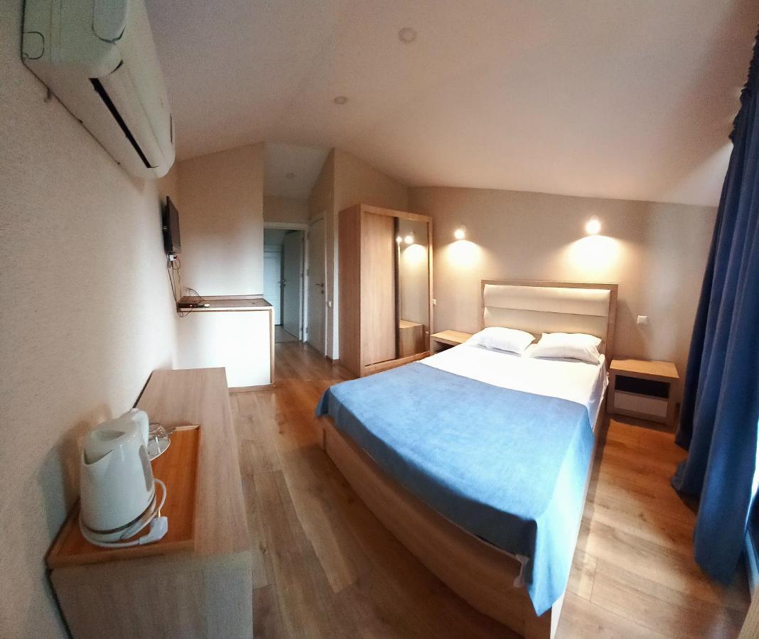 Hotel Lile Tbiliszi Kültér fotó