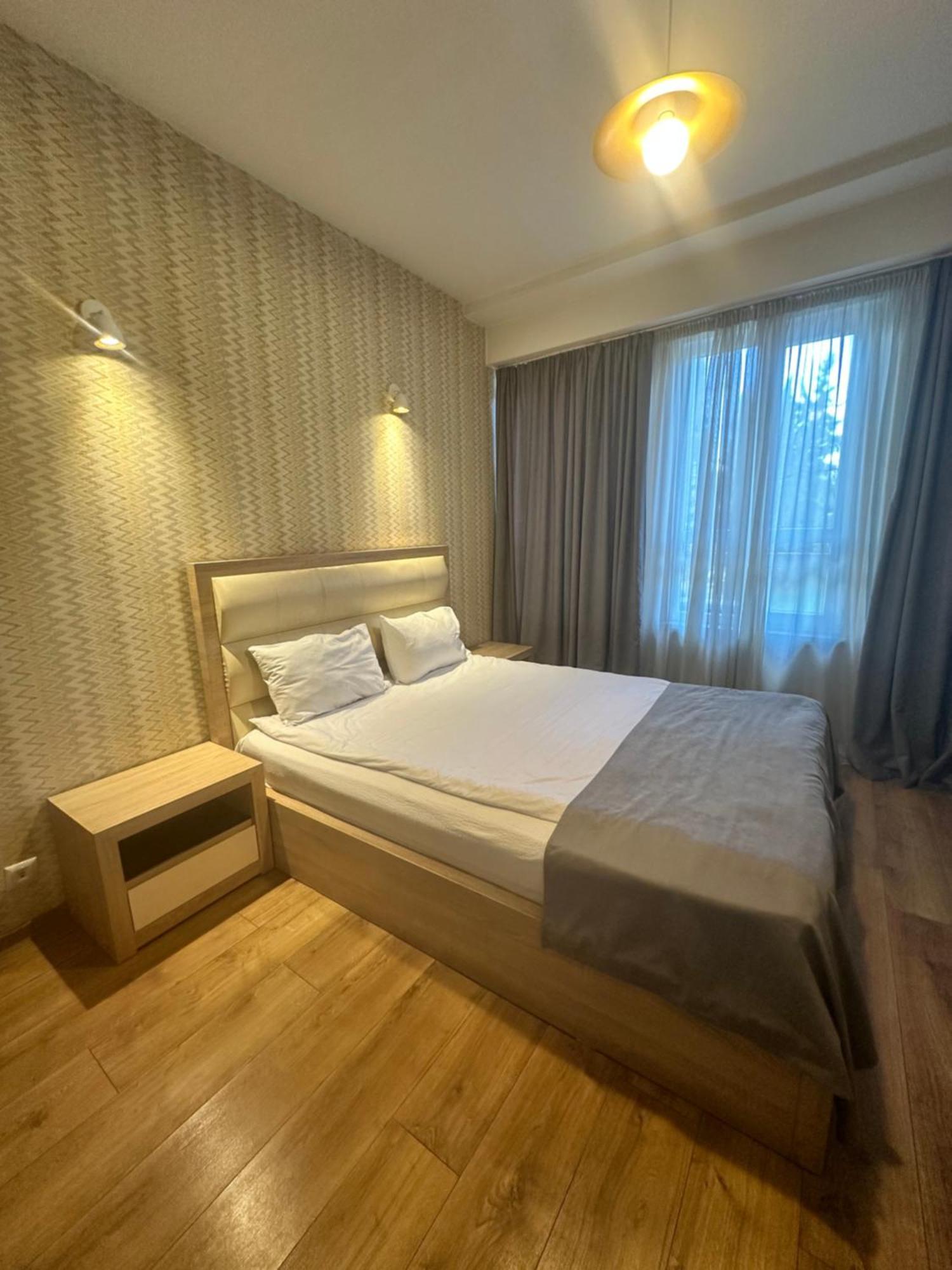 Hotel Lile Tbiliszi Kültér fotó