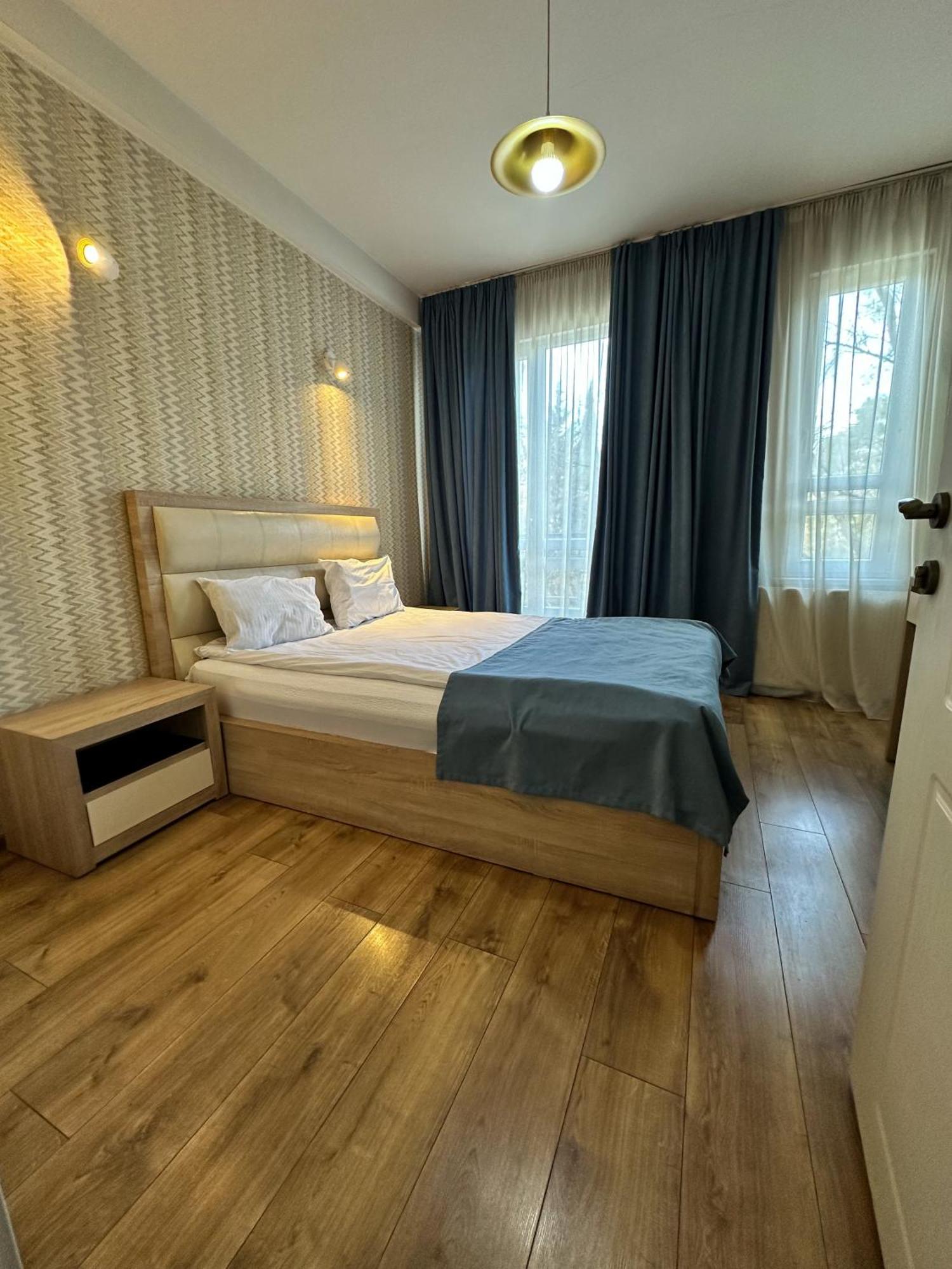 Hotel Lile Tbiliszi Kültér fotó