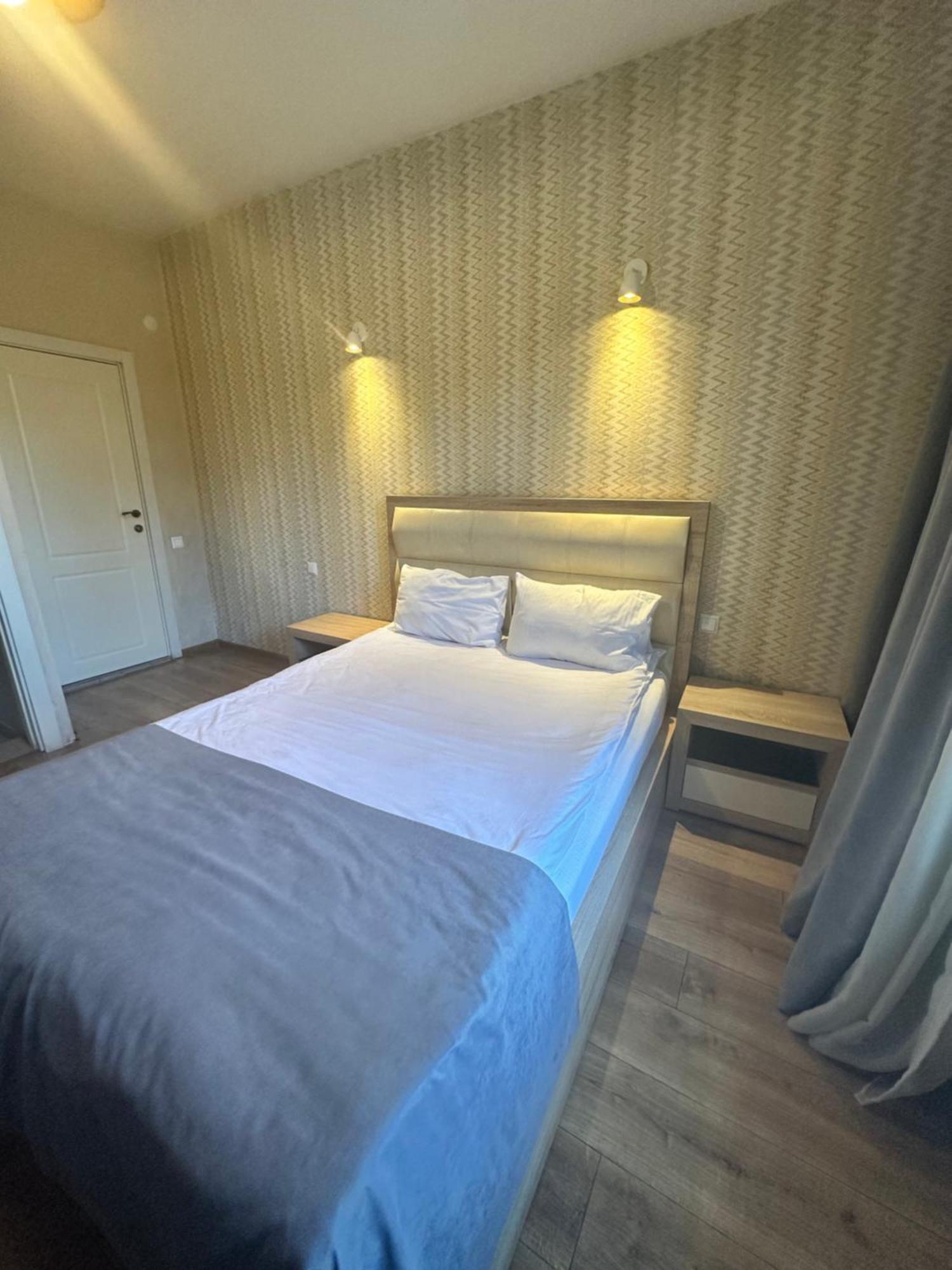 Hotel Lile Tbiliszi Kültér fotó
